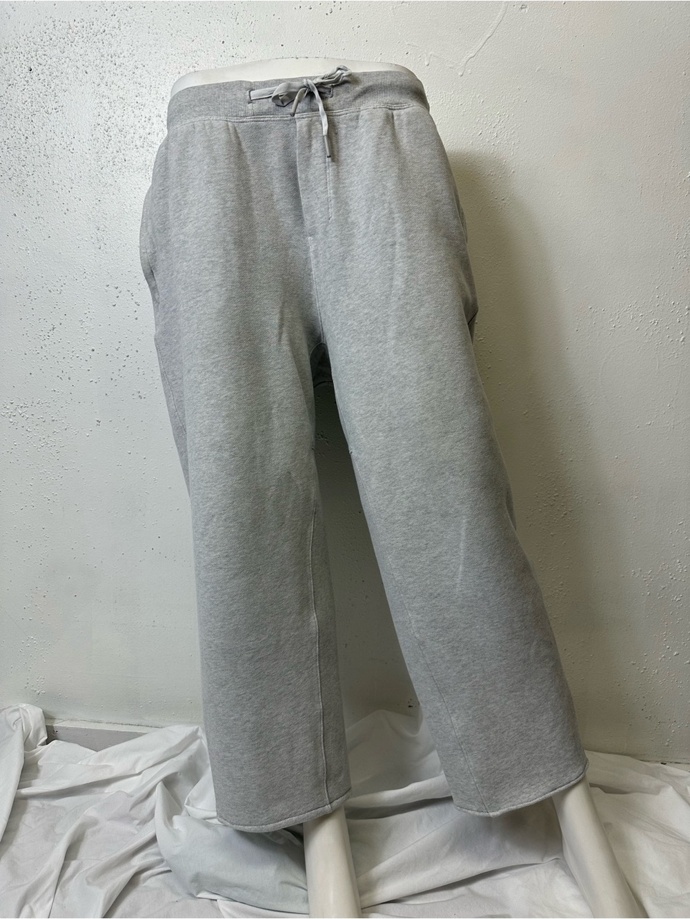LULULEMON MENS GRAY SWEATS Altered See Description EUC Med